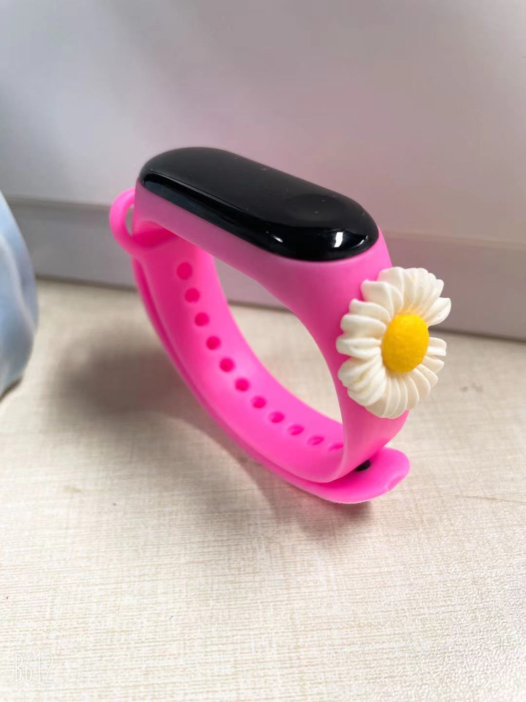 Reloj de muñeca Reloj electrónico de anime Crayon Shin-chan Reloj de escuela primaria de jardín de infantes led a prueba de agua