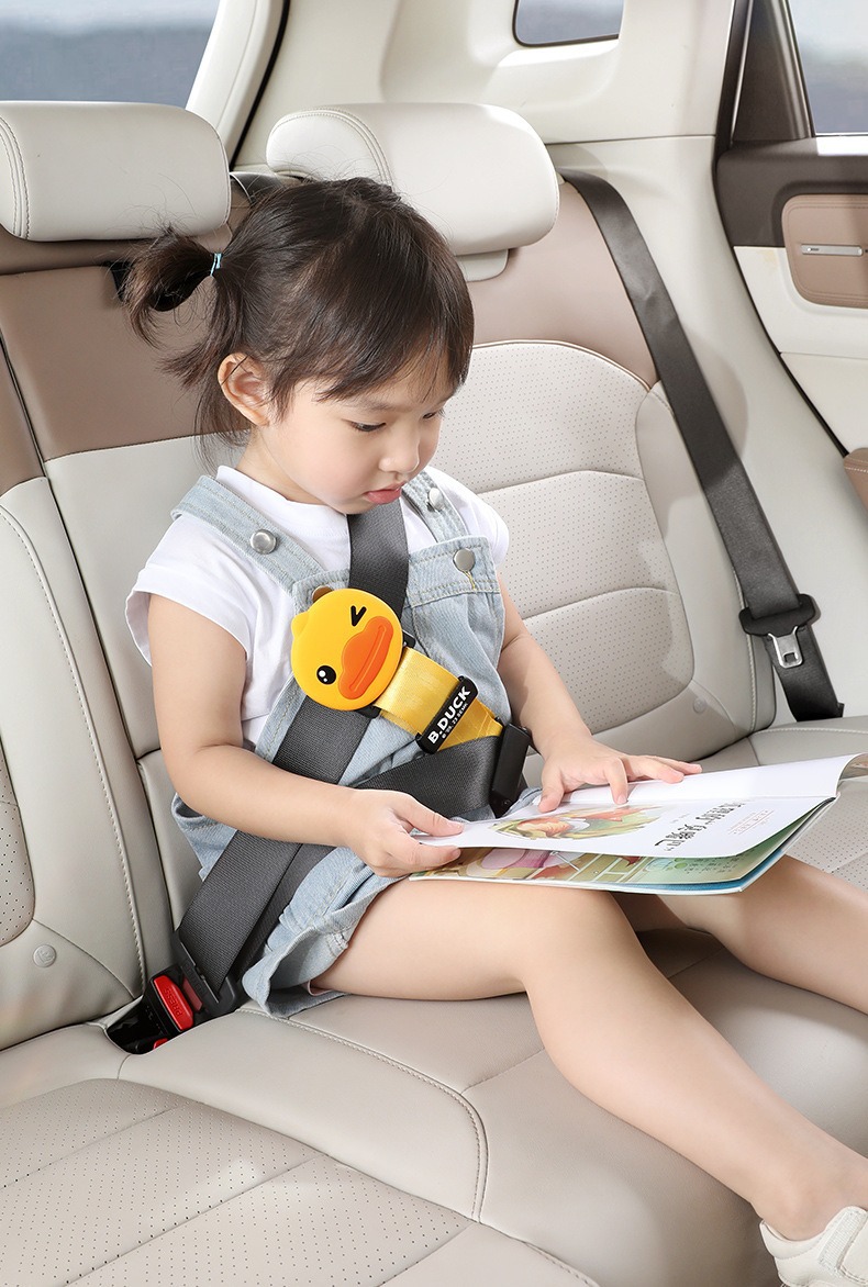 Little Yellow Duck Car Child Safety Belt Adjuster and Fixer, Anti-Strangling Neck Protector, Baby Seat Auxiliary Belt Limiter