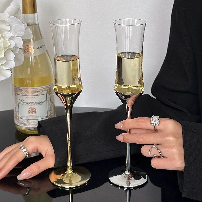High-Quality, Stylish Champagne Glass with a Narrow Waist, Electroplated Bubble Glass, Crystal Glass Wine Glass, Sparkling Wine Glass, Gift for Weddings