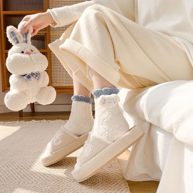 Calcetines de regalo de Navidad estilo caja de regalo de Hello Kitty, estilo pareja, de felpa de coral, de moda en TikTok, para mujer