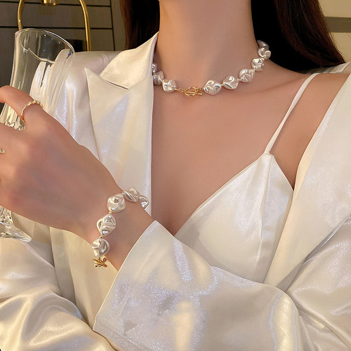 Irregular Baroque Imitation Pearl Necklace for Women Design Niche Necklace Clavicle Chain Exaggerated New Accessories