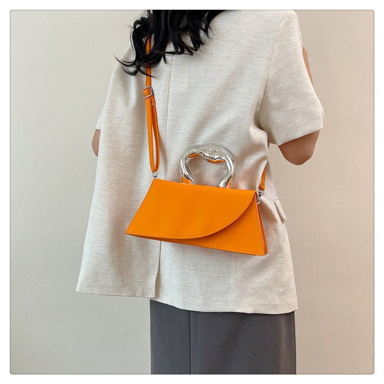 Nicho francés popular bolso de color sólido bolso de mujer 2024 verano nuevo estilo simple ocio red mochila de hombro