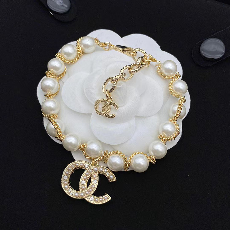 27d94a64774324f3ac5bd6e95a3f33