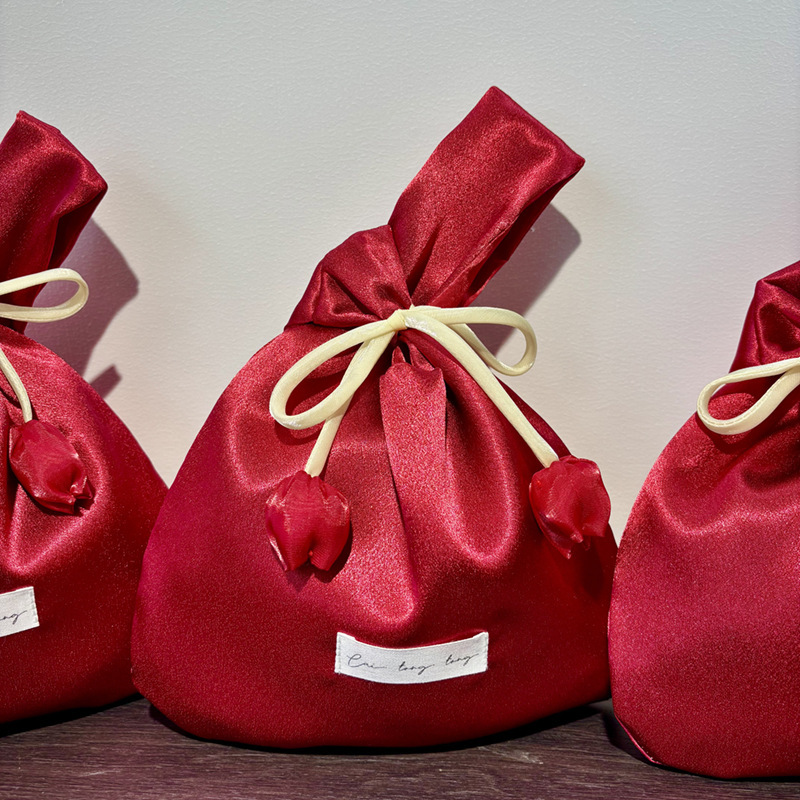 婚庆喜庆红色郁金香手腕包小清新包装袋礼品袋绸布盒中式国风喜糖