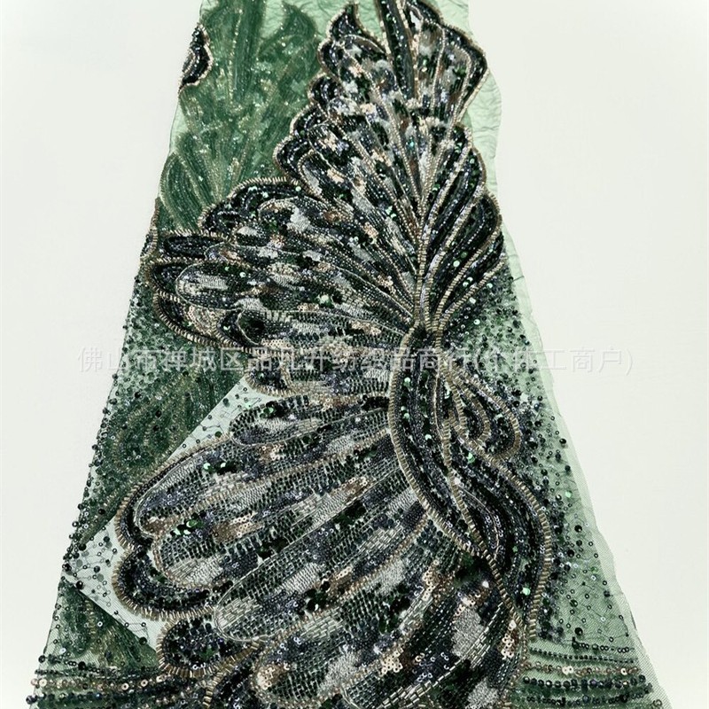 Plumas de anchoque unilaterales de malla de cuentas de clavos industriales pesadas bordadas a mano sequinilla tela de vestido de cola de pescado para la cena