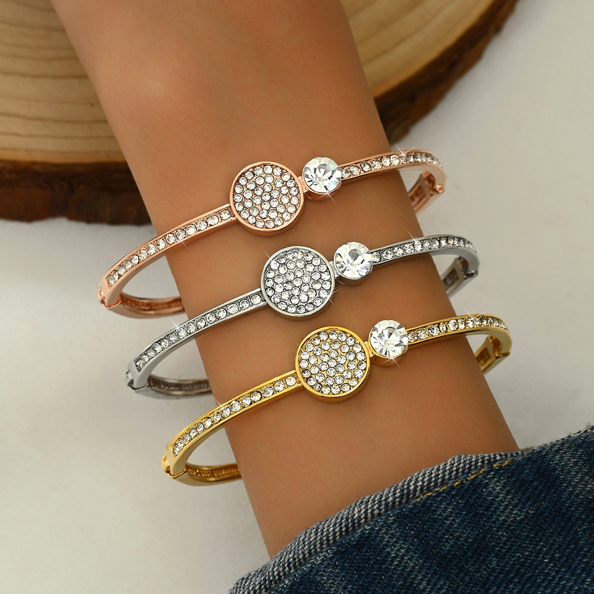 Fábrica directa de diseño de nicho geométrico coreano abierto envasado independiente brazalete de diamantes de oro rosa para mujeres image 1