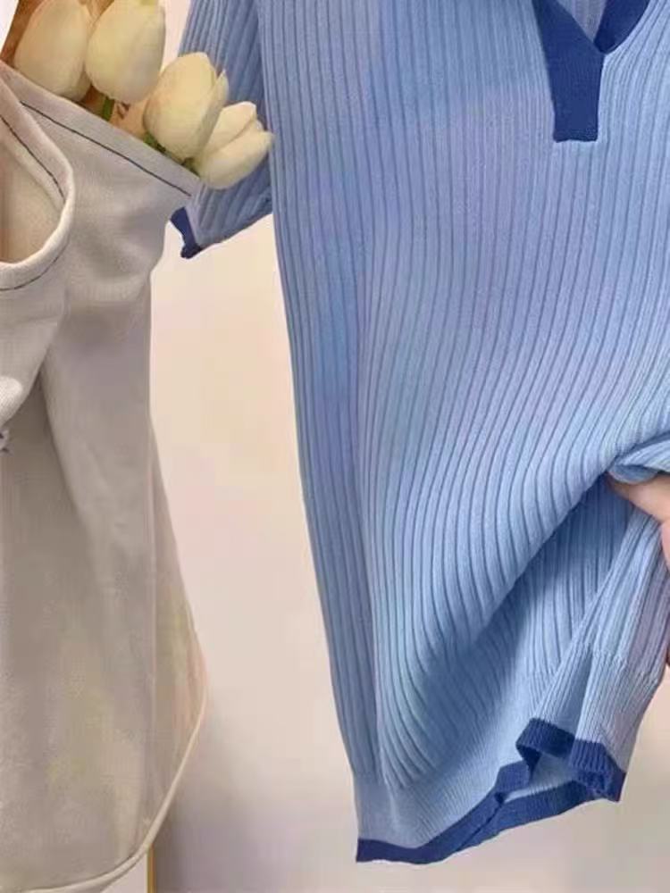 Áo thun nữ tay ngắn cổ polo chất liệu lụa đá thêu hình mèo — bầu trời xanh