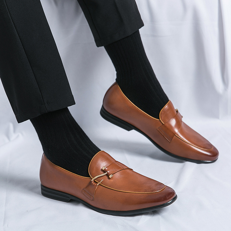 2024 verano hombre casual moda Lefour zapatos británicos de punta de viento zapatos de cuero pequeños zapatos de un pie de la juventud zapatos de hombre