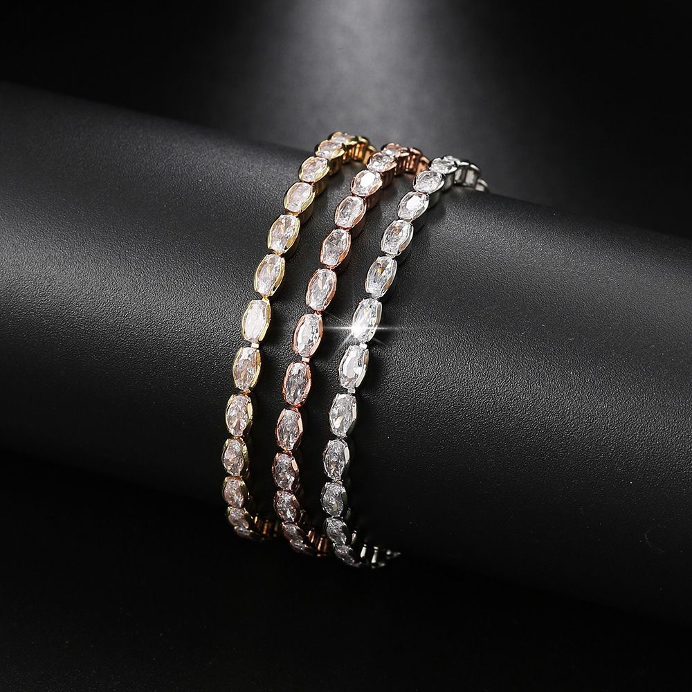 Simple Style Oval Copper Inlay Zircon Bracelets 1 Piece