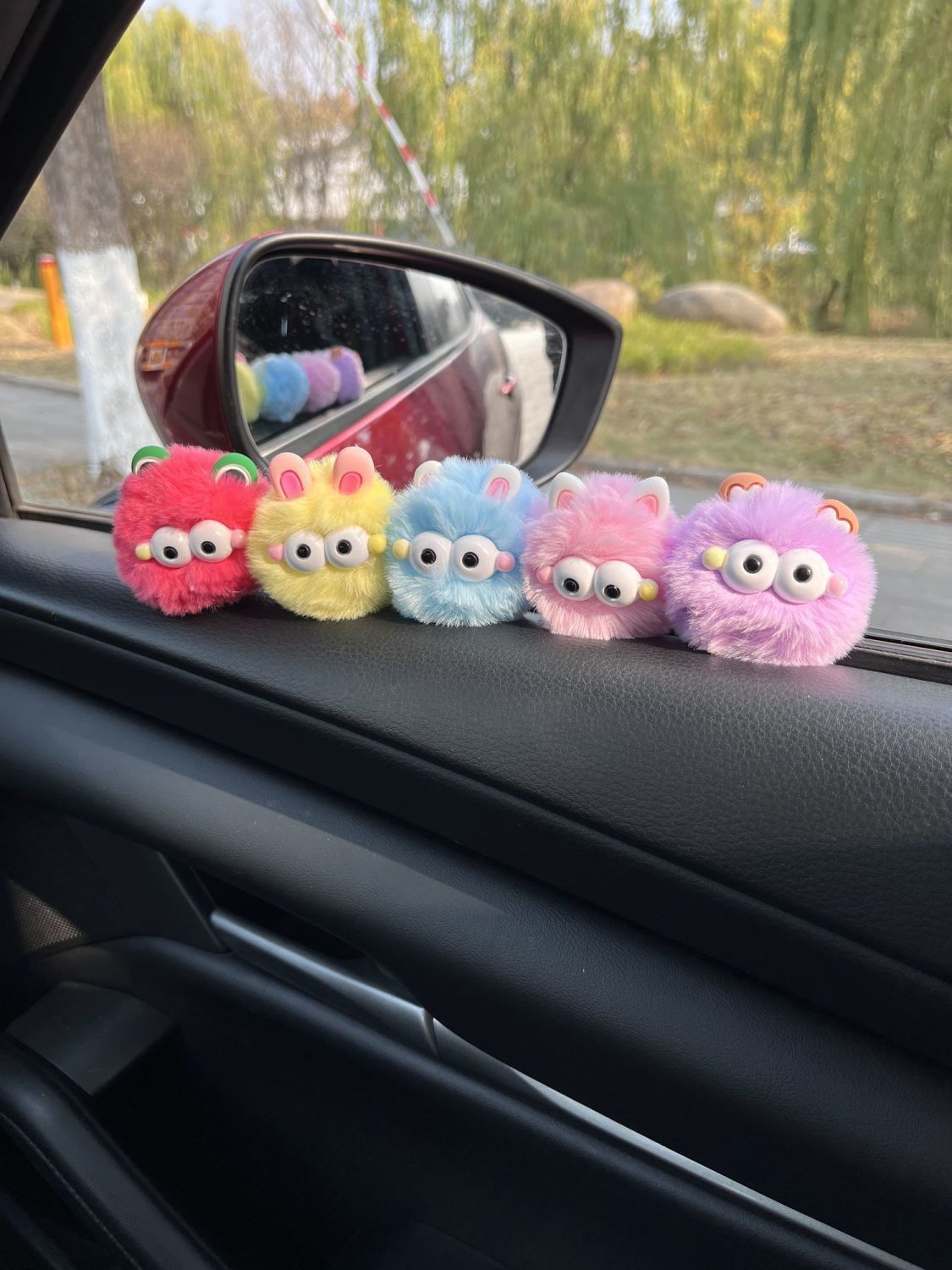 Car Dashboard Decoration Creative Cute Coal Ball Doll Car Center Console Monster Fur Ball Car Decoration Quirky Items