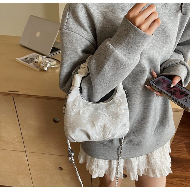New Chinese-style embroidered bag for women, 2025 new summer commuting crossbody bag, niche ancient-style hand-held bucket bag undefined