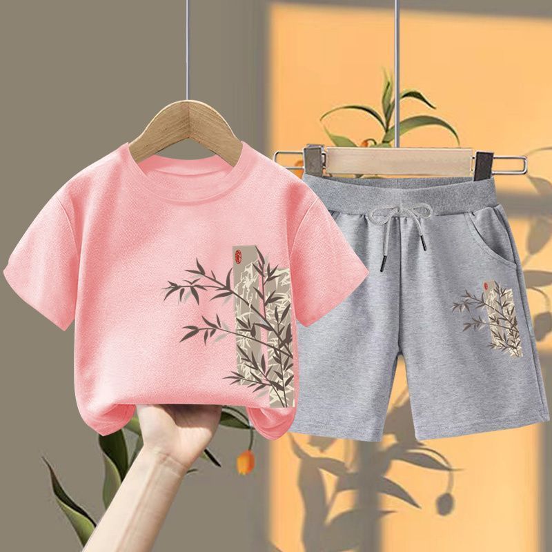 (티셔츠 핑크+끈이 달린 회색 반바지) 왼쪽 아래 대나무