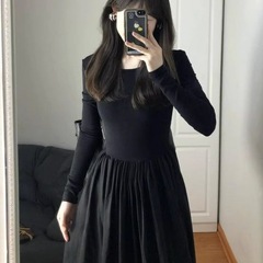 黑色长袖连衣裙女秋季新款法式赫本风小黑裙打底内搭裙子气质长裙