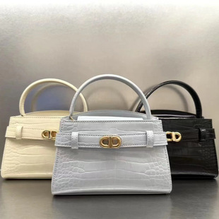 СC��2025�¿�����P����߼��Еr�аٴ�ͨ�چμ�б��ͨ��Ů����