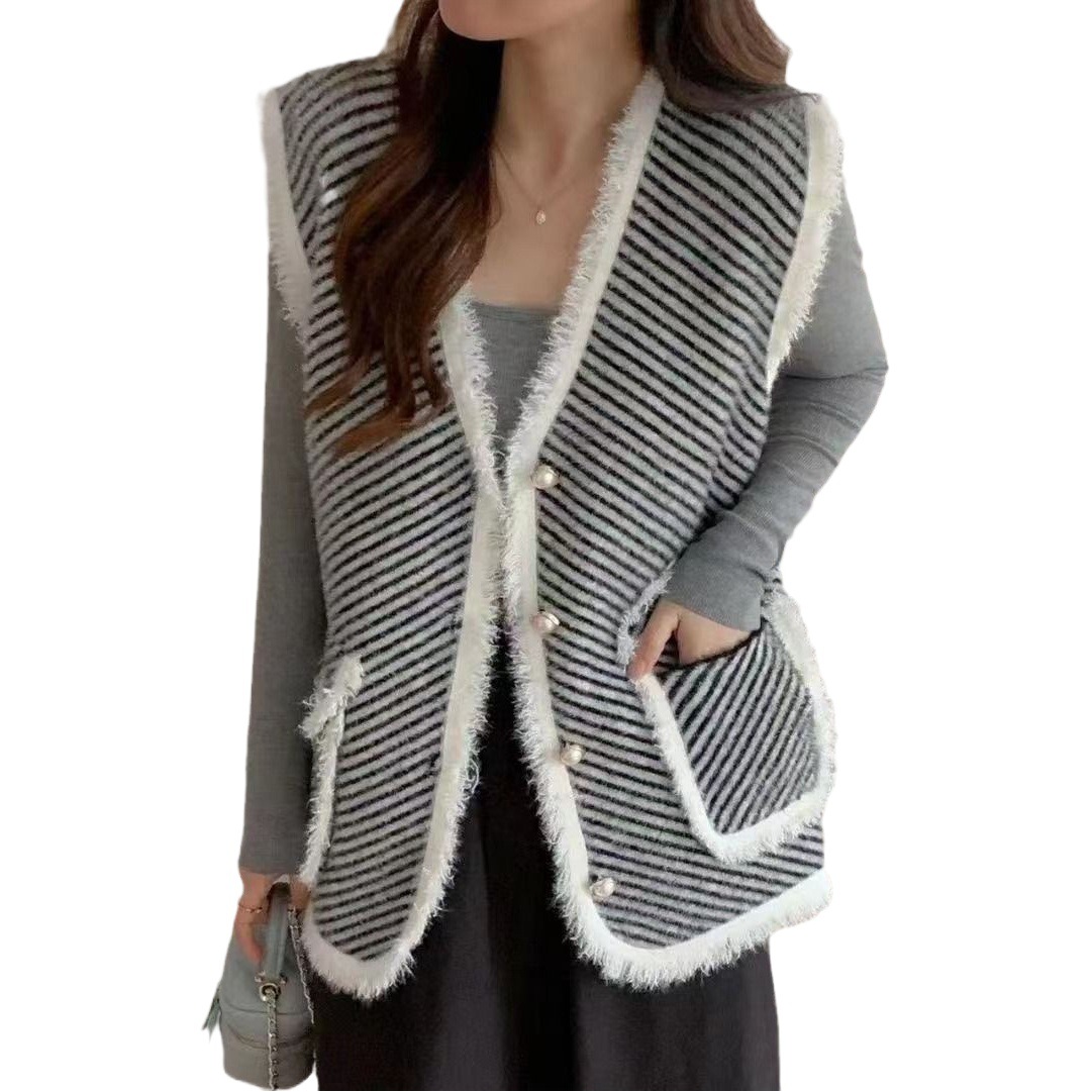 Chaleco de punto chaleco estilo Chanel para mujer 2023 otoño e invierno nuevo suéter de chaleco sin mangas de terciopelo de visón de imitación a rayas en blanco y negro image 1