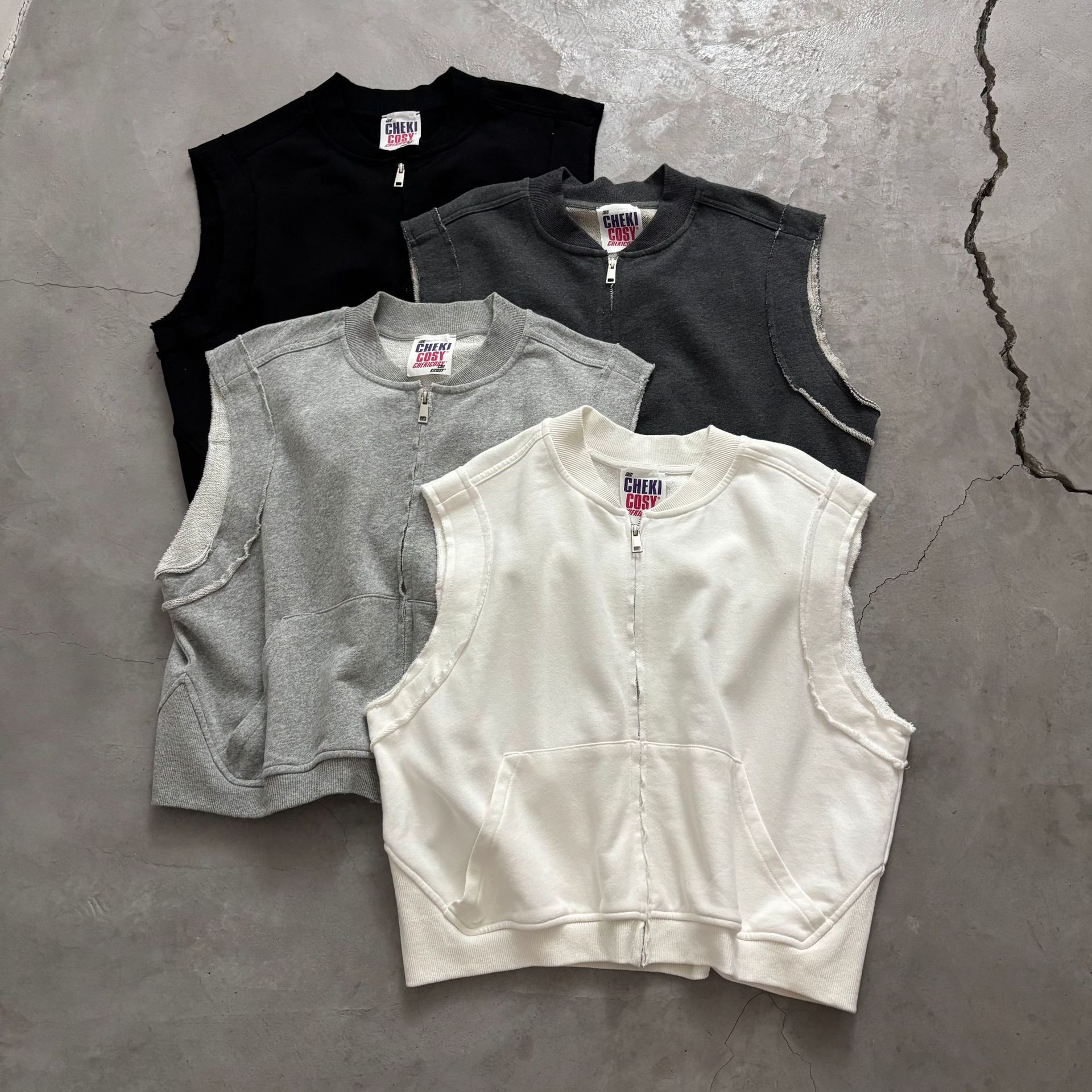 Korean-style custom-made zippered terry vest, short style with frayed edges, versatile and easy to layer.