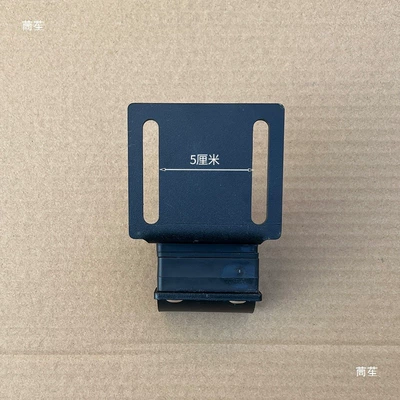 Roof box – Roof rack fixing clips