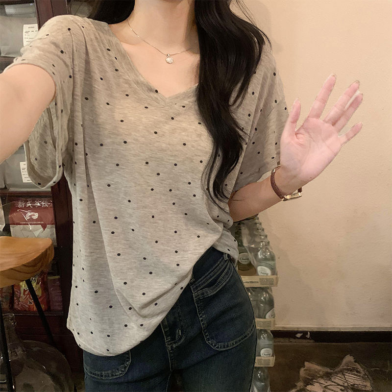 夏季2025新波点v领T恤女不起球正肩短袖慵懒风打底衫宽松显瘦上衣