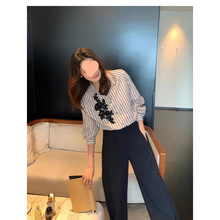 2025新款早秋别致上衣法式浪漫竖条纹长袖衬衫女宽松绣花小衫