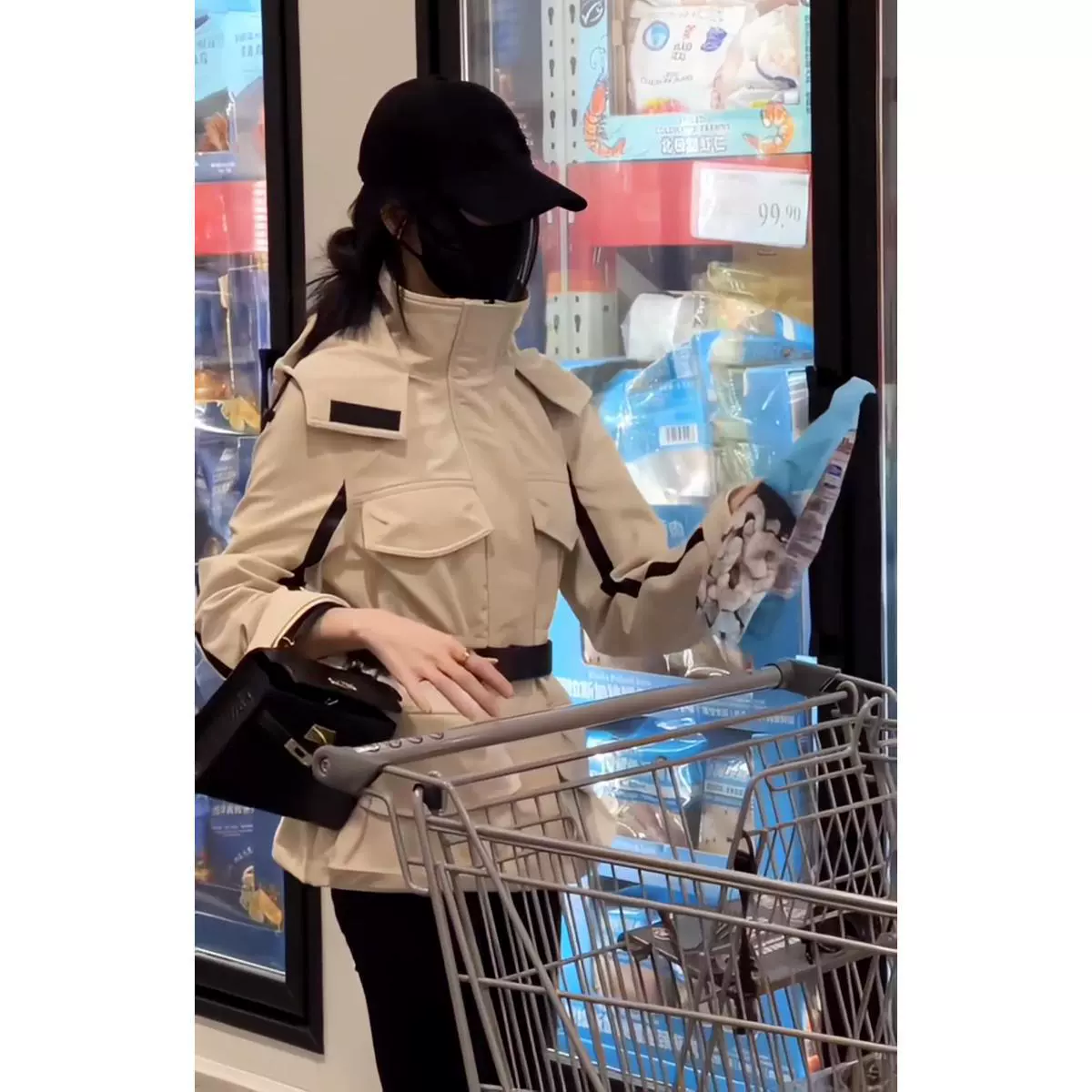 2025新款杨幂同款羽绒服短款女冬季时尚保暖90白鸭绒冲锋衣工装潮