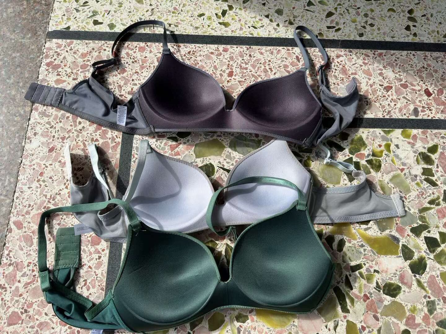 Nuevo sujetador sin costuras brillante colección de ropa interior pecho pequeño push up ropa interior cómoda push up sujetador sin costuras
