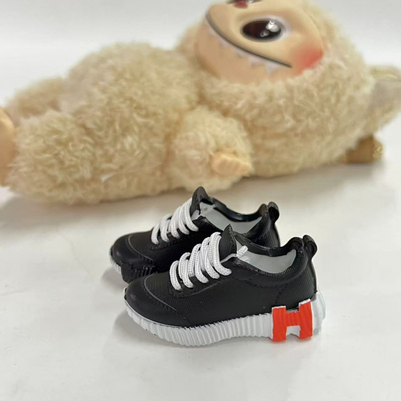 LABUBU Zapatos Rabu Ropa de bebé 17cm felpa vinilo bolso de muñeca colgante para zapatos desnudos caja ciega