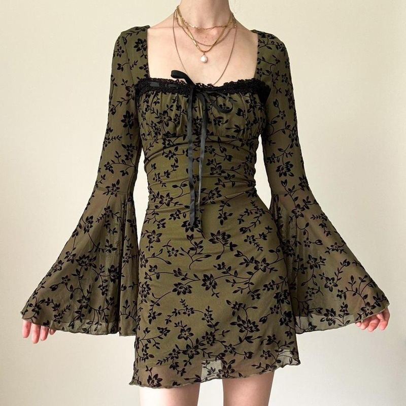Forest-Style Retro Plant and Floral Print Green Square-Neck Tie Dress with Bell Sleeves, Slim-Fit Long-Sleeve Floral Short Dress Forest-Style Retro Plant and Floral Print Green Square-Neck Tie Dress with Bell Sleeves, Slim-Fit Long-Sleeve Floral Short Dress