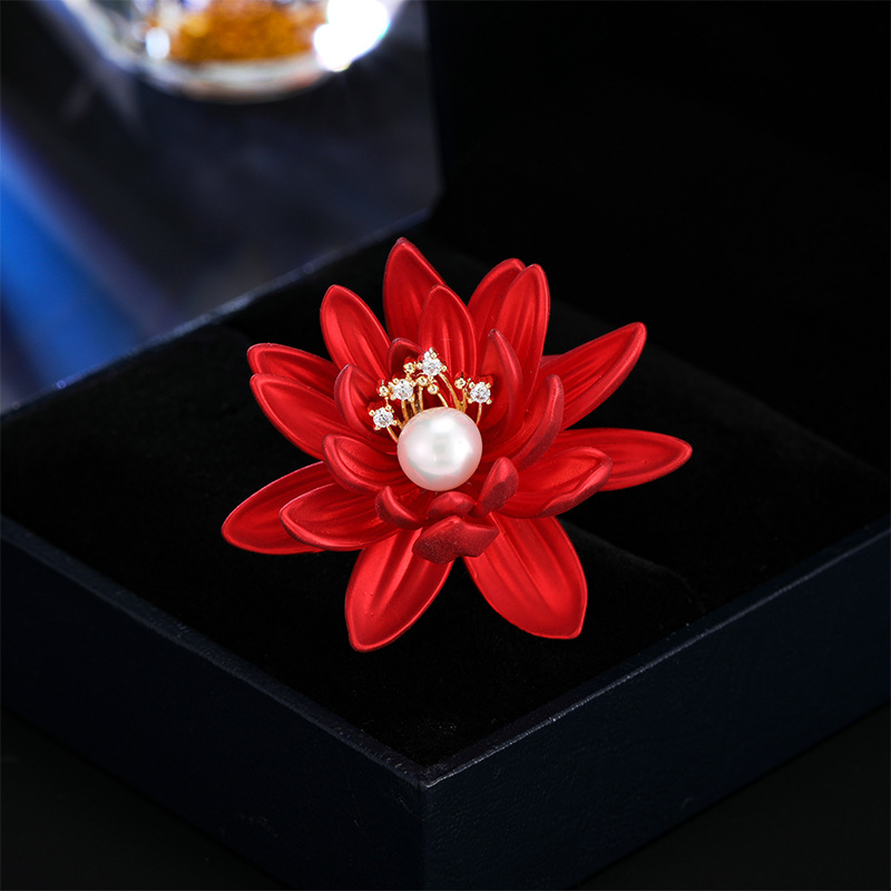 Chinesischen stil rot lotus brosche high-end luxus atmosphäre perle brosche anzug mantel pin herbst und winter kleidung_voghion.com