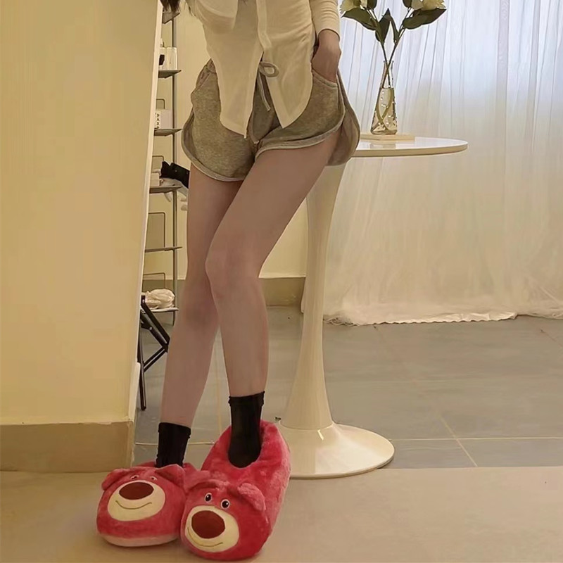 INS Corazón de niña tridimensional fresa oso Zapatillas de algodón todo incluido talón engrosado Zapatillas de casa pareja de invierno de las mujeres zapatos de pan