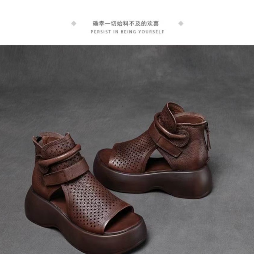 2024 nueva moda botas de soleas gruesas de mujer hueco suave transpirable ligera versátil muffin bottom usar sandalias romanas