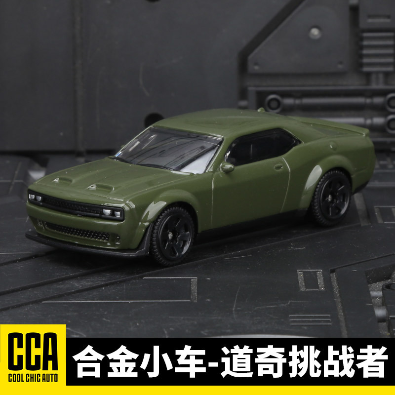 CaiPo CCA 1:64 Dodge Challenger Simulation Alloy Car Model Toy Collectible Ornament 82053