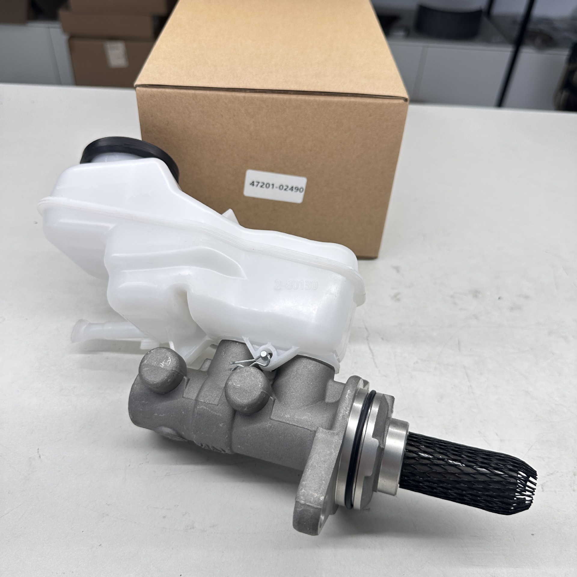 Suitable for Toyota Corolla Brake Master Cylinder 47201-02490 4720102490