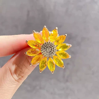 轻奢水晶太阳花胸针高档女精致向日葵西装别针固定衣服配饰品胸花