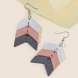 亚马逊欧美新款个性拼接箭头型皮革耳环荔枝纹多色双面pu耳坠批发
