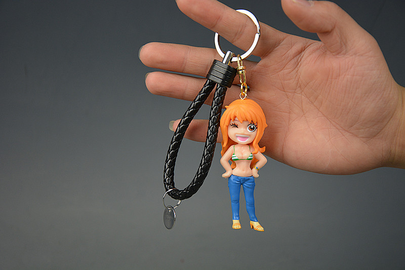 Nami (aproximadamente 8cm de alto)