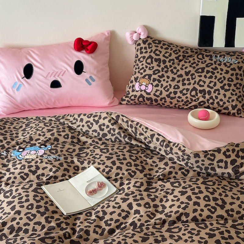 Girly Heart Leopard Print Bow 100 Count Pure Cotton Long Staple Cotton Four-Piece Set Cotton Quilt Cover Sheets Bedding Girly Heart Leopard Print Bow 100 Count Pure Cotton Long Staple Cotton Four-Piece Set Cotton Quilt Cover Sheets Bedding
