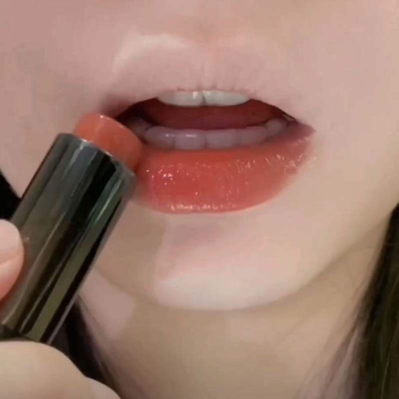 缎彩沁润水漾口红唇颊两用滋润镜面显嫩伪素颜显白韩系水光多用棒|undefined