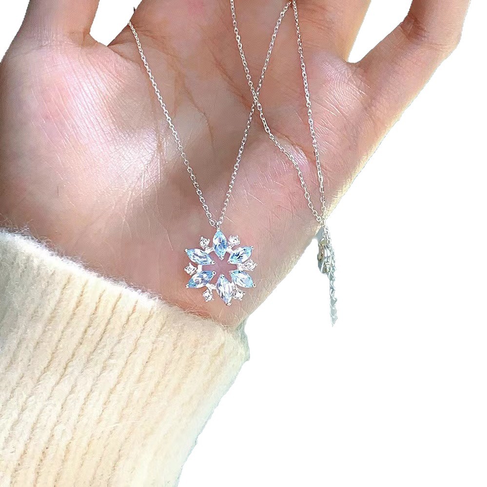 Glitzernde Schneeflocken Halskette Für Damen In Hellblau Luxus_voghion.com