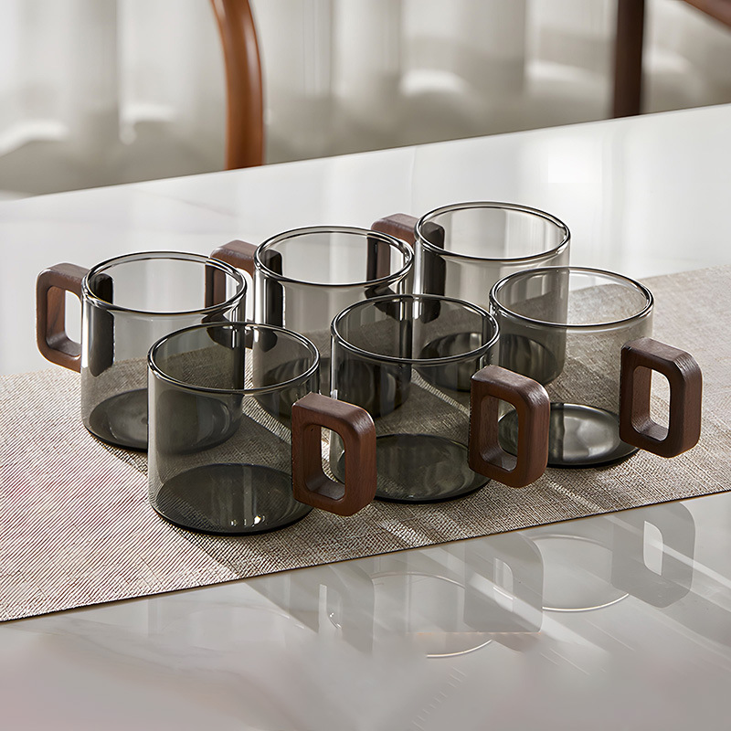 Taza de té de vidrio con asa de madera Taza de té pequeña para el hogar resistente a altas temperaturas Taza de té de hospitalidad de vidrio con alto contenido de borosilicato de hollín transparente personal