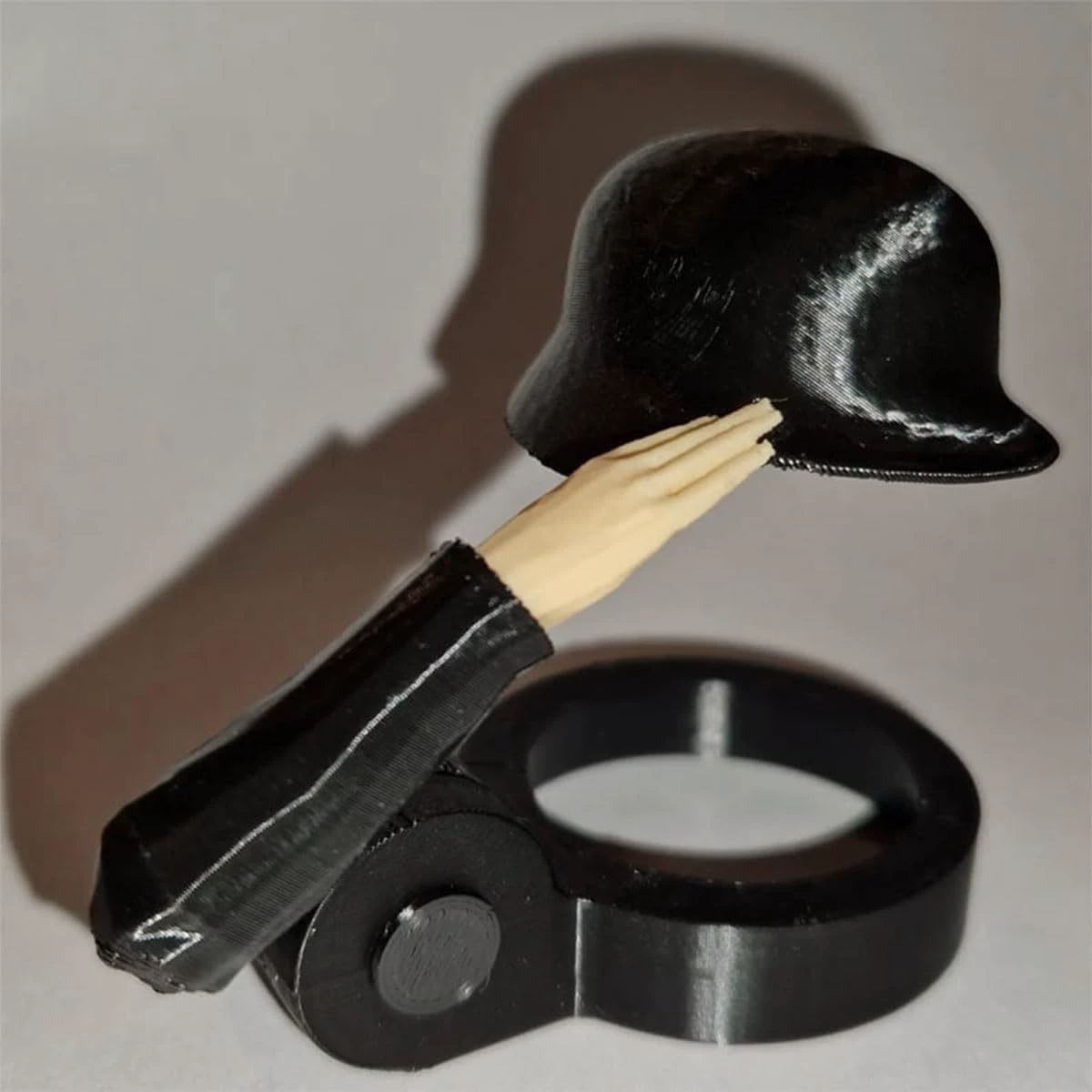 [跨境新品 Soldier Salute Beer Bottle Helmet啤酒瓶盖创意]