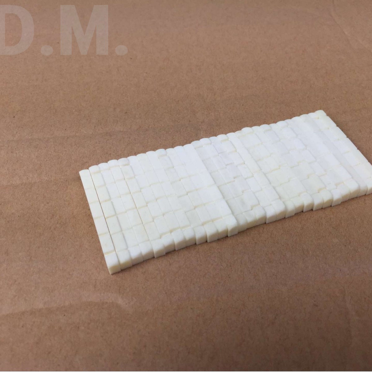 Suministro directo de fábrica guitarra cuerda almohada ST guitarra eléctrica piano superior almohada hueso de buey puro almohada superior