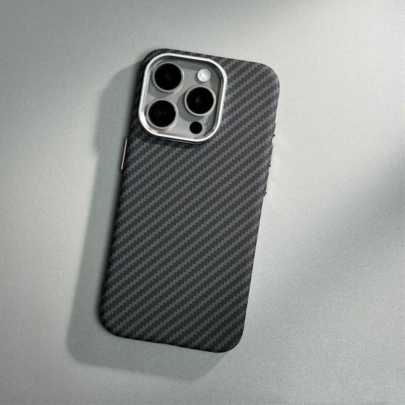 ケブラー炭素はiphone16 promax携帯電話のフロストリンゴ15の転倒防止繊維の紋様の磁気保護カバーを適用します。|undefined