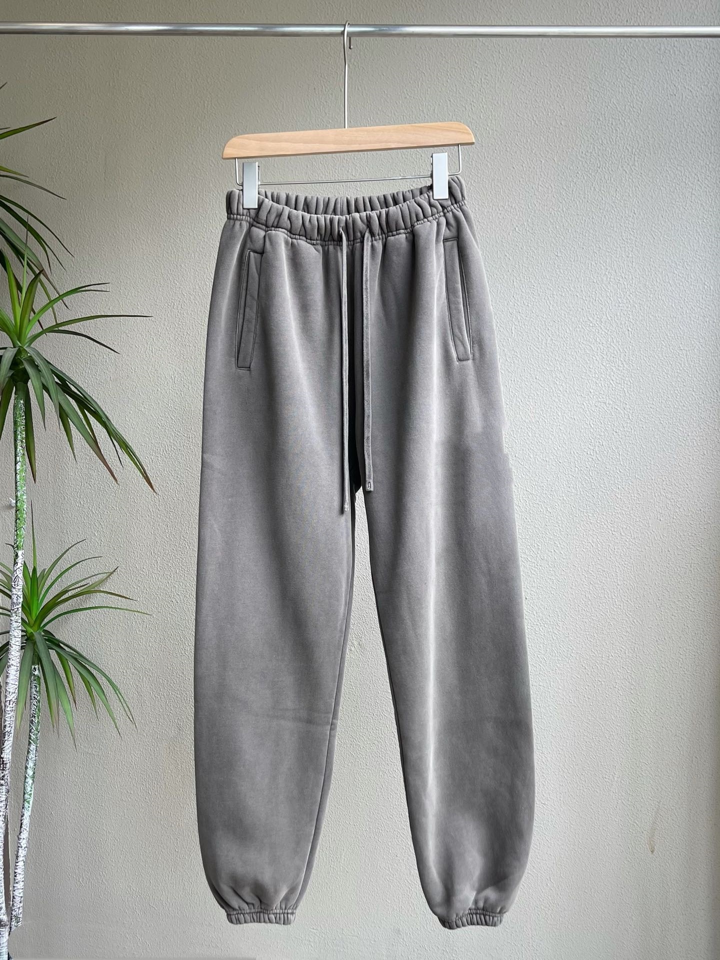 Pantalones de terciopelo 23SS en otoño e invierno Pantalones de terciopelo para hombre