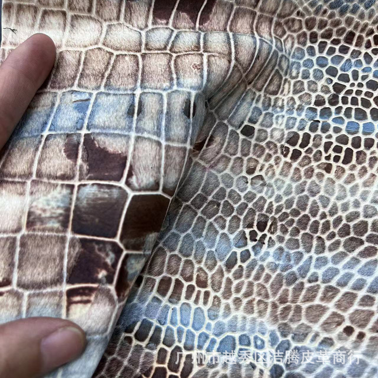 脱花马毛鳄鱼纹烛光幻彩油腊变色牛皮DIY裁块箱包真皮炫彩色牛皮