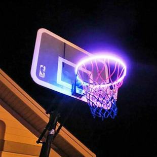 Баскетбольная индукционная ночная лампа на солнечной энергии в помещении