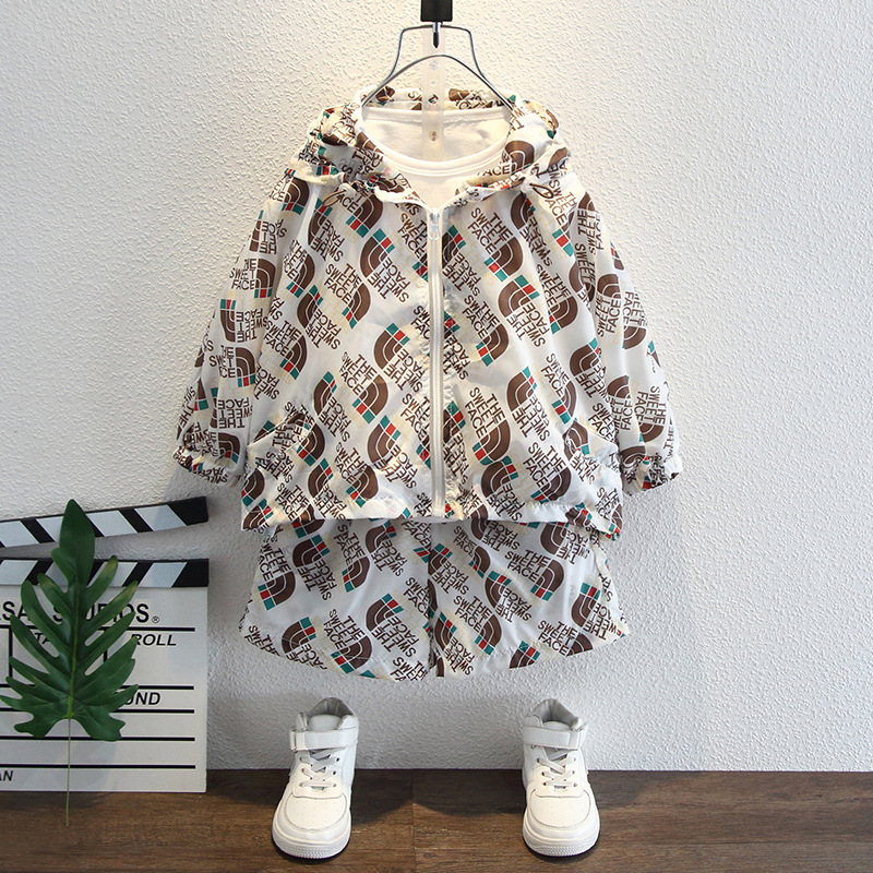 7958 Traje de ropa de secado 2025 Nuevo estilo para niños pequeños y medianos Deportes y ocio Ropa de protección solar de playa de todo fósforo Verano exterior delgado