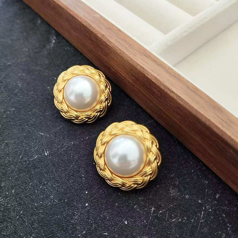 European and American Bv Style Hemp Rope Wrapped Half Pearl Earrings, Elegant and Versatile Palace Retro Earrings, Sweater Earrings