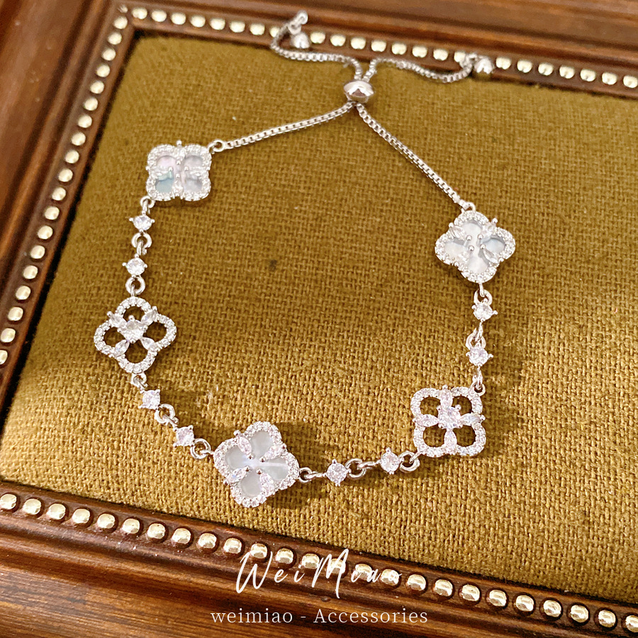 Zirconium Fritillaria Lucky Flower Draw Bracelet ligero de lujo nicho temperamento exquisito personalidad joyería de moda