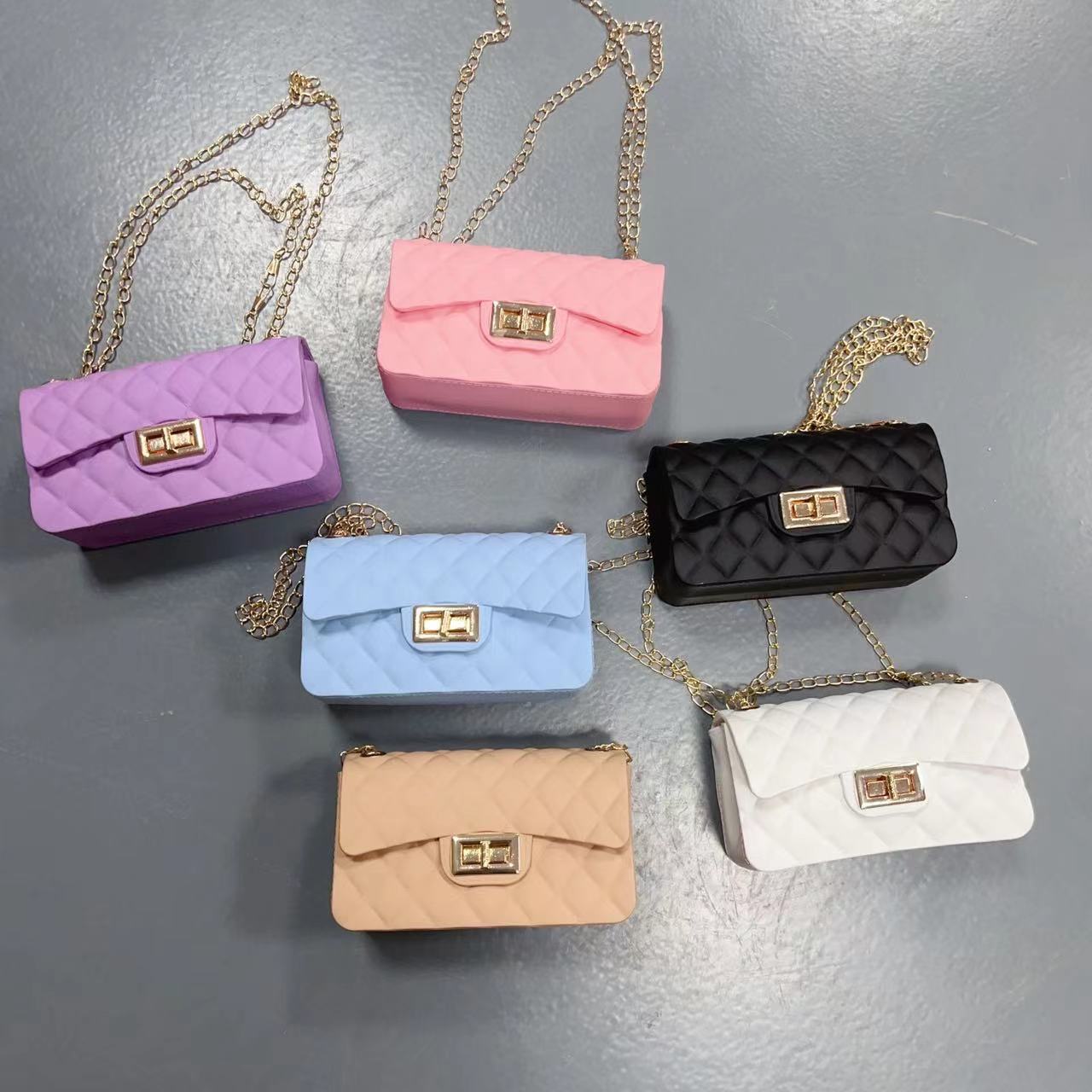 In the summer of 2025, the manufacturer is clearing out diamond-shaped bags, women's bags, single-shoulder bags, women's bags, crossbody bags and pvc bags details Picture