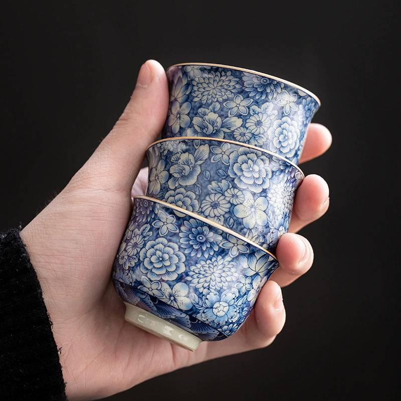Blue and white flavored tea, tea cup, retro big clay